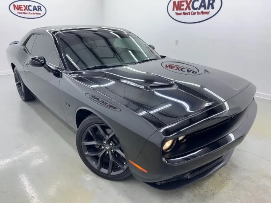 2016 Dodge Challenger R/T photo 1