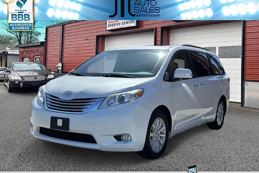 2014 Toyota Sienna Limited photo 1