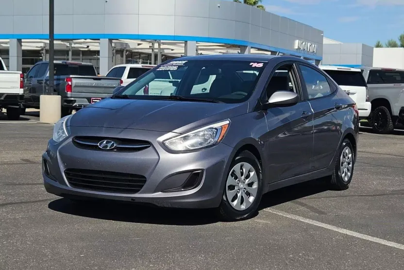 2016 Hyundai Accent SE photo 1