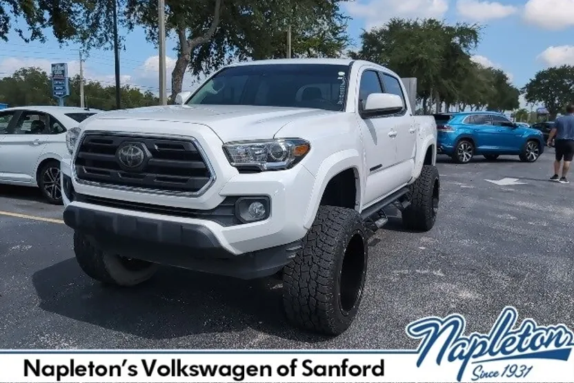 2018 Toyota Tacoma SR5 photo 1