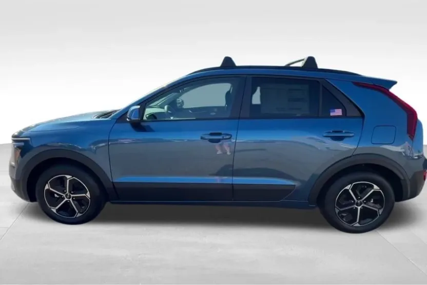 2025 Kia Niro EX photo 1