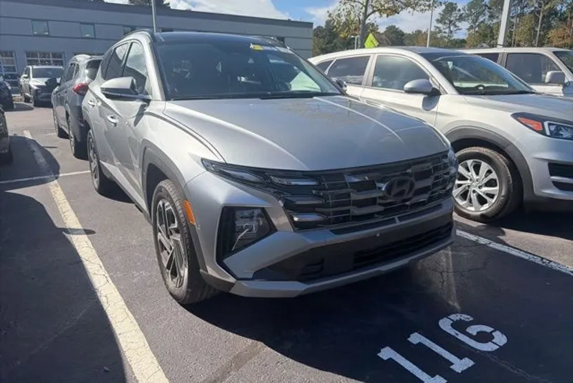 2025 Hyundai Tucson Hybrid Limited photo 1