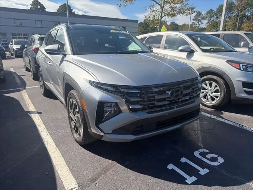 2025 Hyundai Tucson Hybrid Limited photo 1