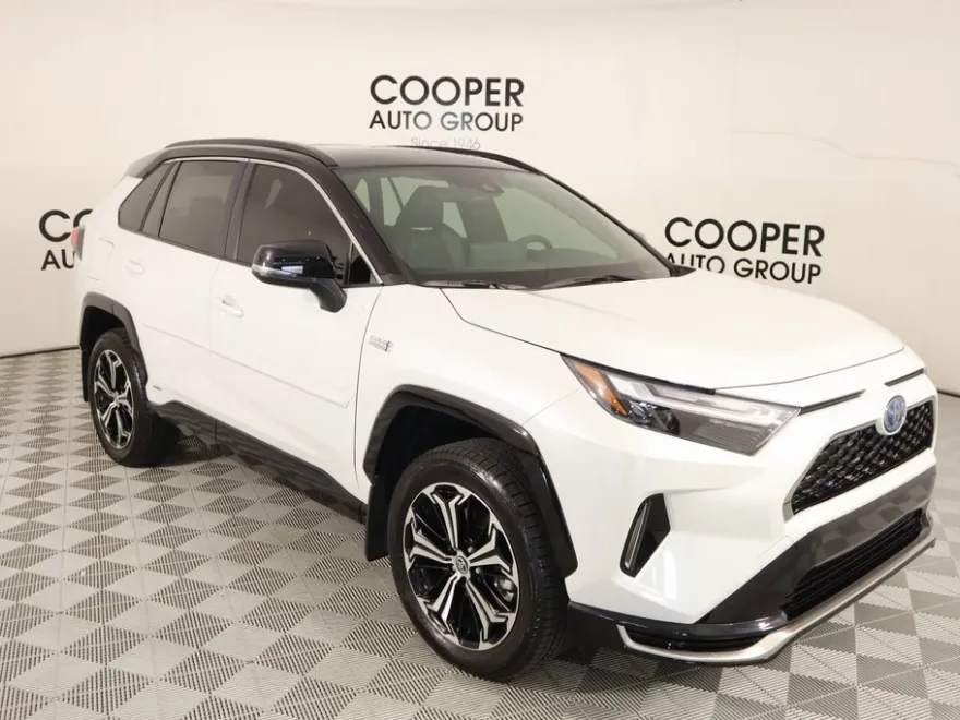 2024 Toyota RAV4 Prime XSE photo 1