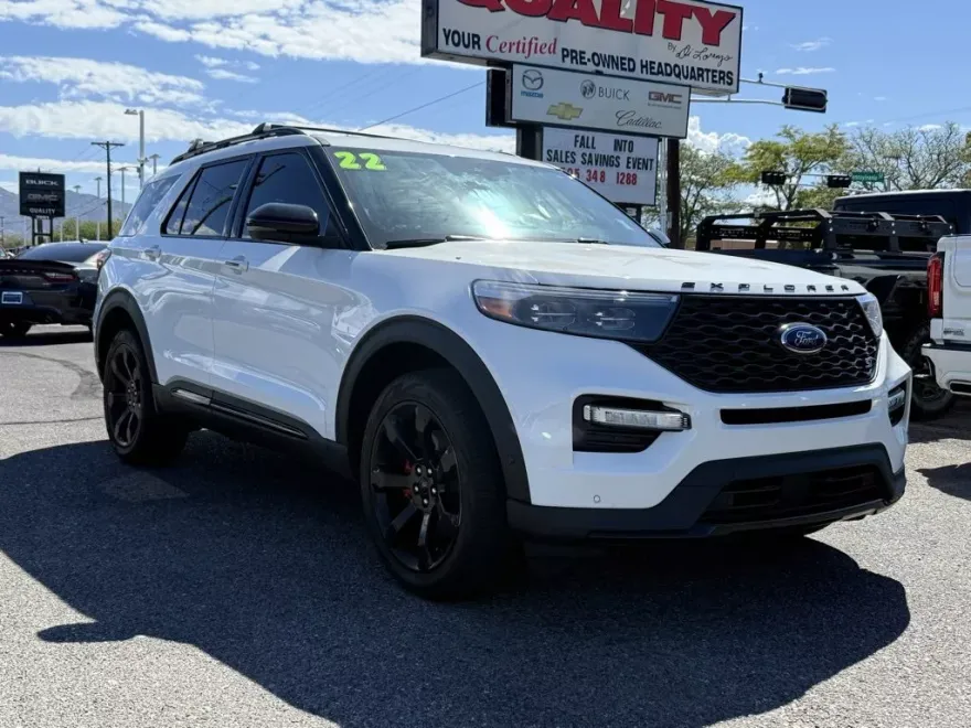2022 Ford Explorer ST photo 1