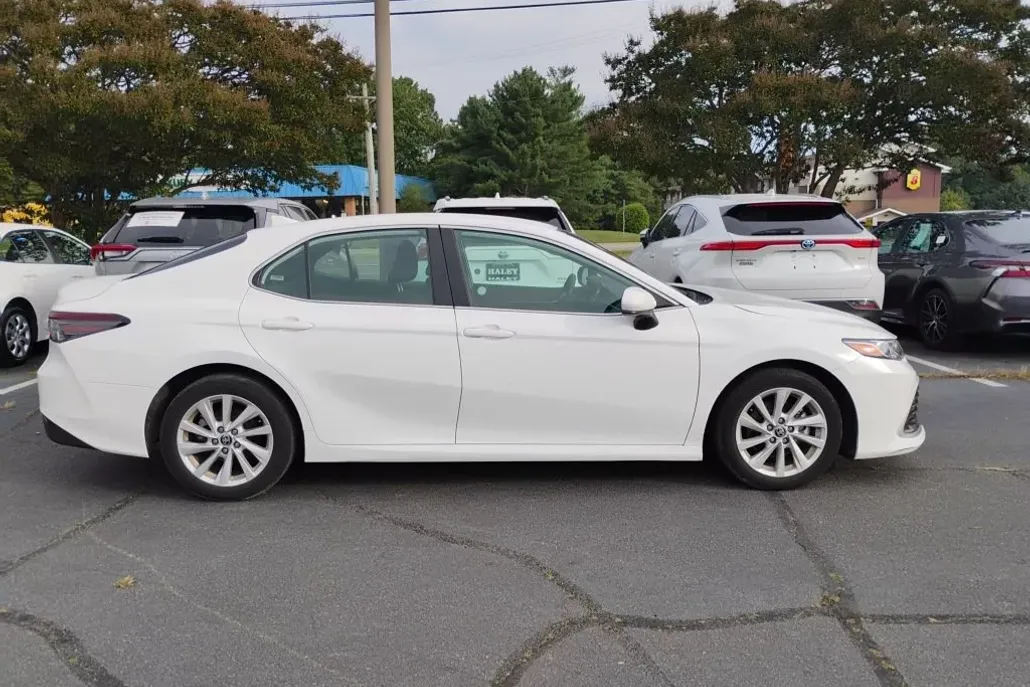 2024 Toyota Camry LE photo 1