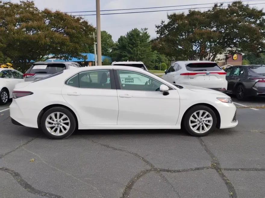 2024 Toyota Camry LE photo 1