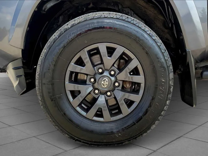 2020 Toyota Tacoma SR5 photo 10