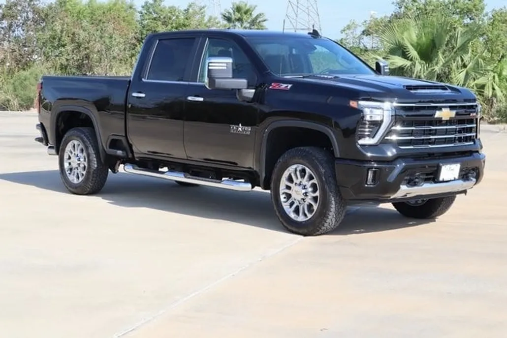 2025 Chevrolet Silverado 2500HD LT photo 1