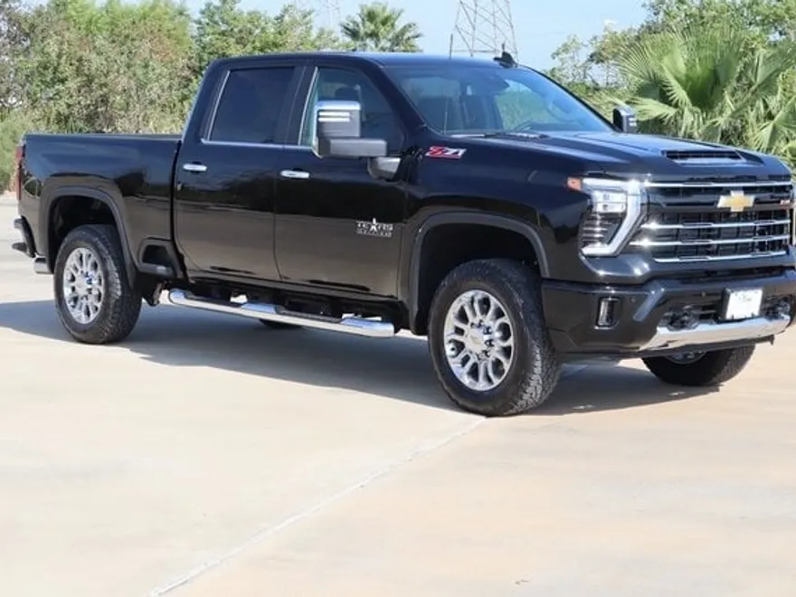 2025 Chevrolet Silverado 2500HD LT photo 1