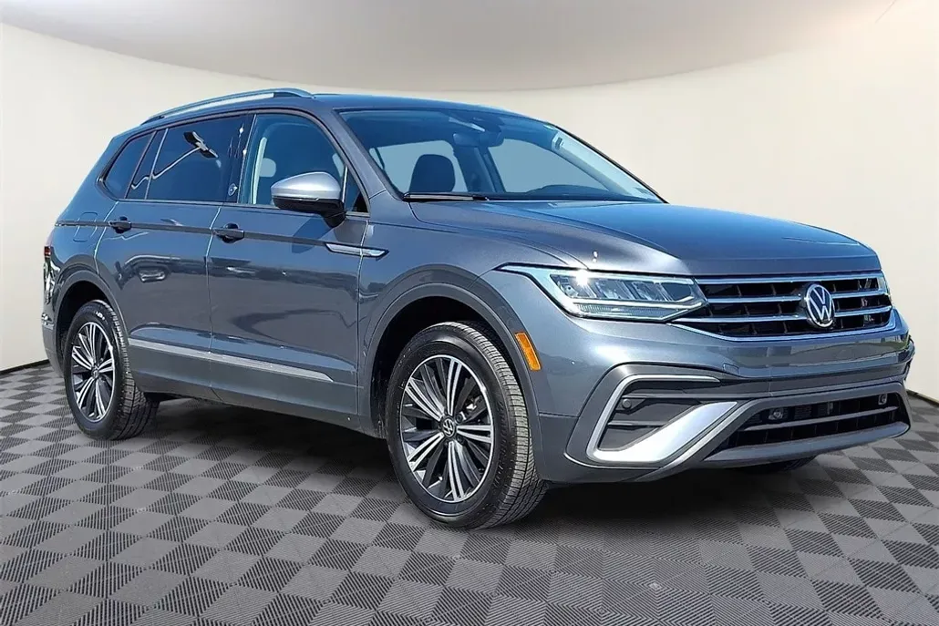 2024 Volkswagen Tiguan Wolfsburg Edition photo 1