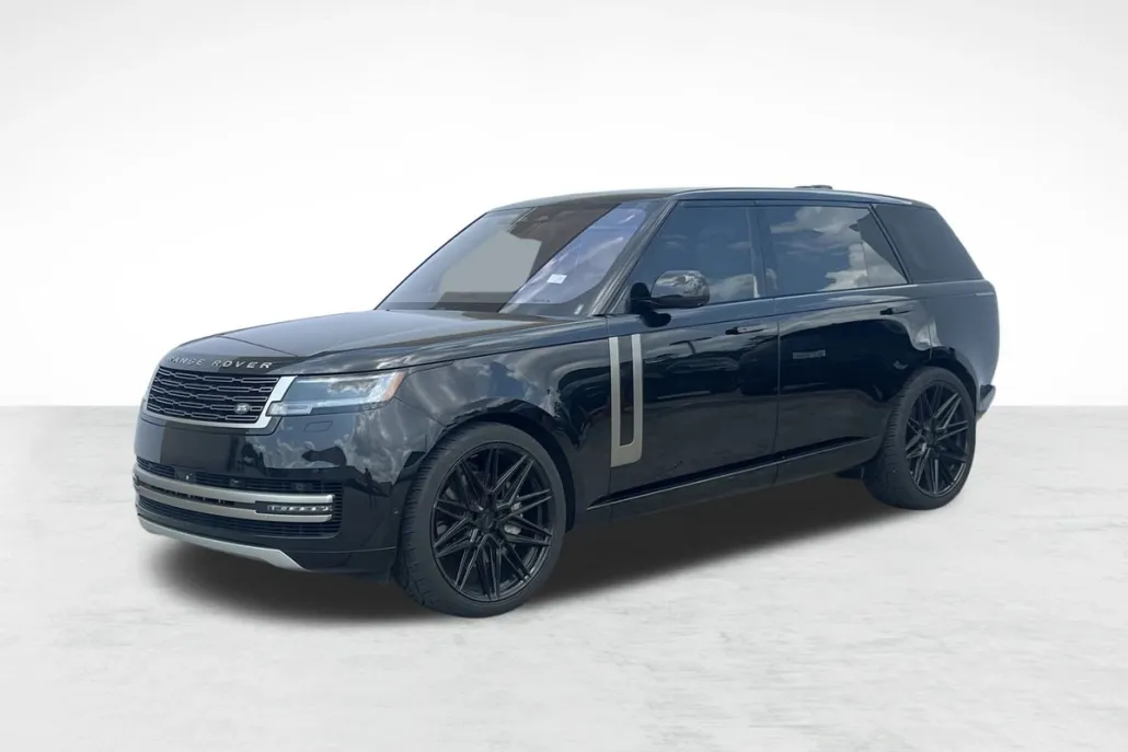 2023 Land Rover Range Rover SE photo 1