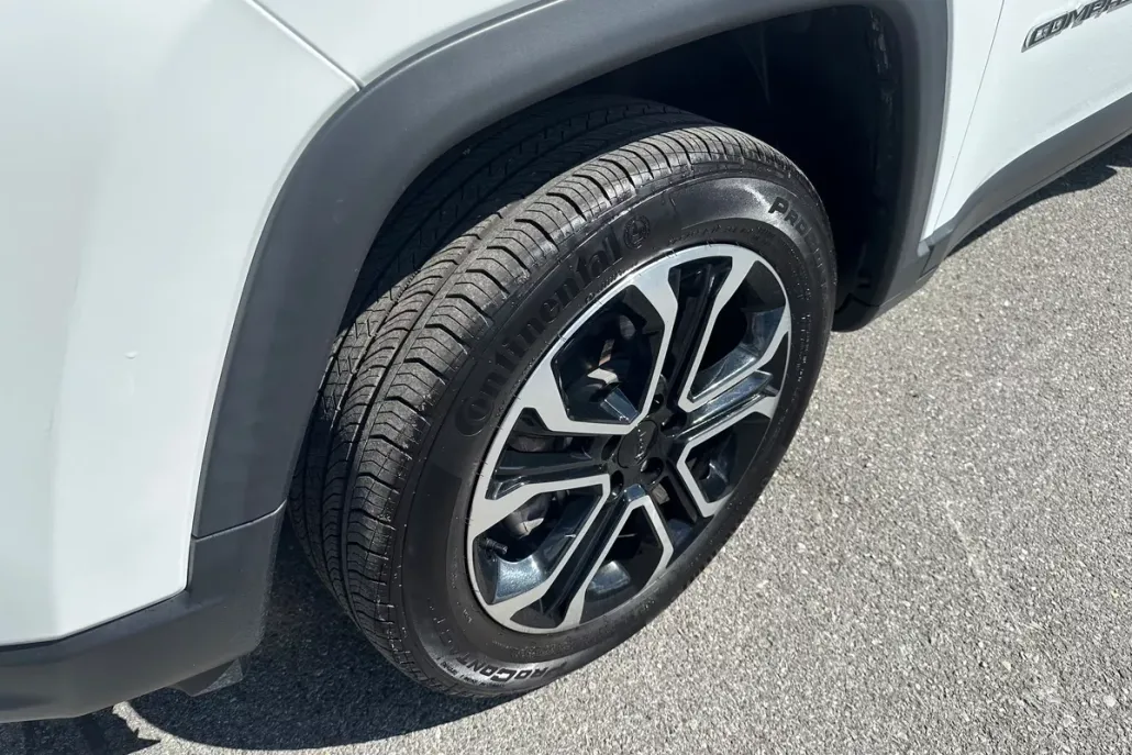 2022 Jeep Compass Limited photo 1