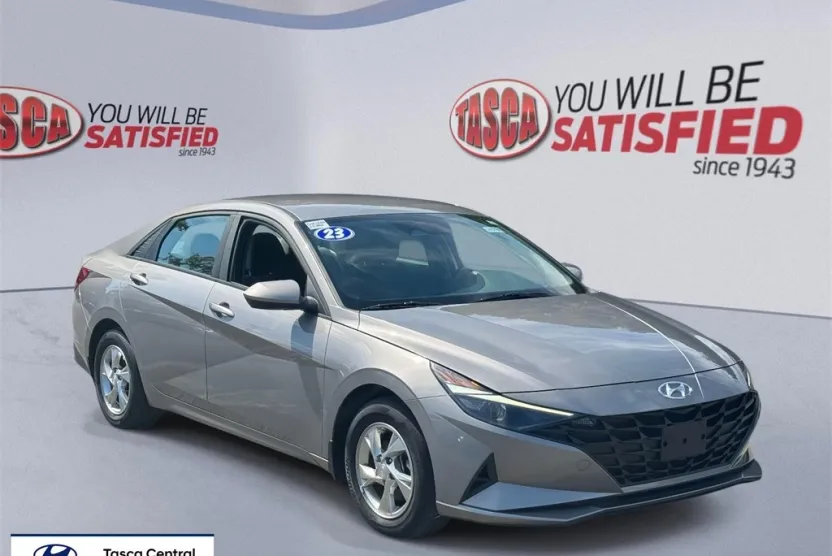 2023 Hyundai Elantra SE photo 1