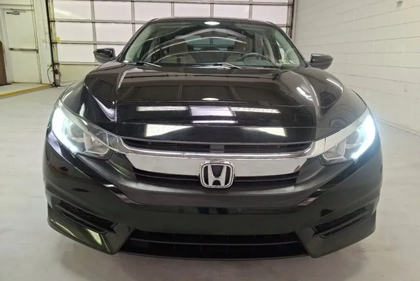 2018 Honda Civic LX photo 1