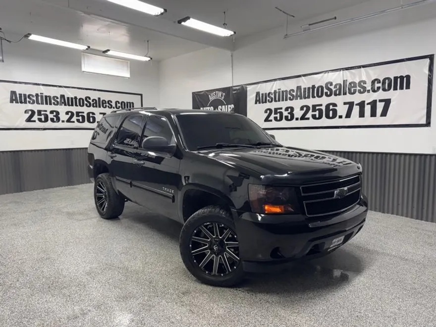 2010 Chevrolet Tahoe LS photo 1