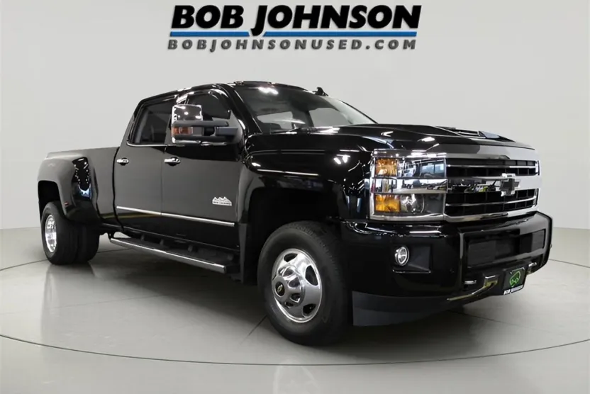 2019 Chevrolet Silverado 3500HD High Country photo 1