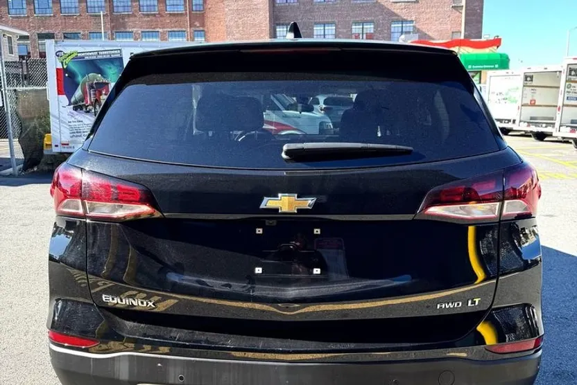 2023 Chevrolet Equinox LT photo 1