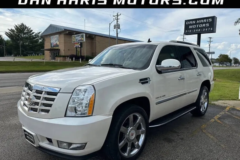 2012 Cadillac Escalade Luxury photo 1