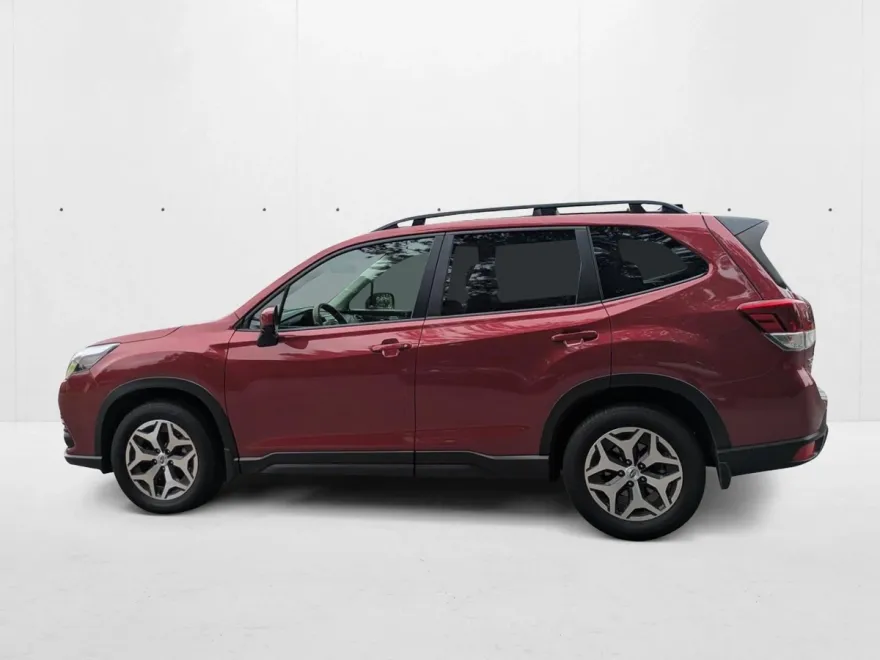 2024 Subaru Forester Premium photo 1