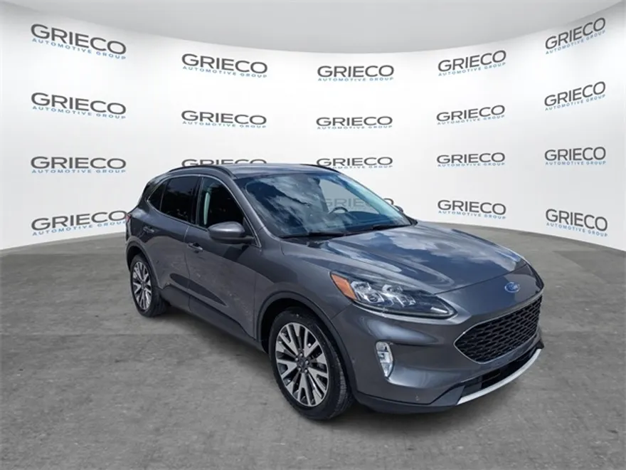 2021 Ford Escape Hybrid Titanium photo 1