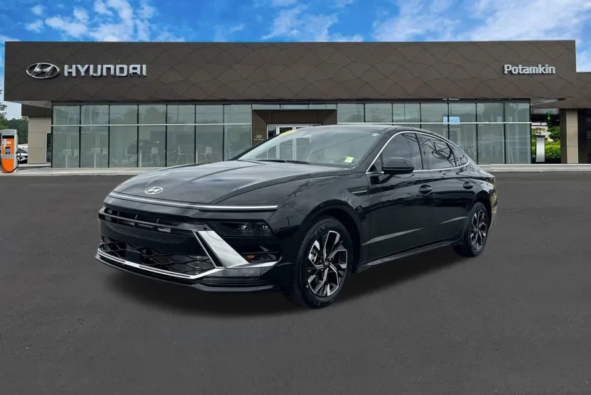 2025 Hyundai Sonata SEL photo 1