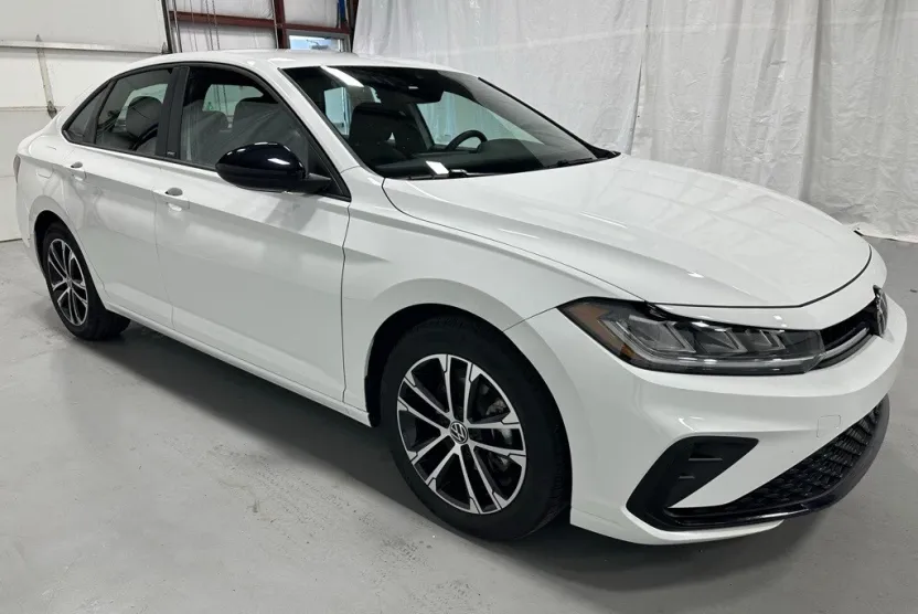 2025 Volkswagen Jetta 1.5T Sport photo 1