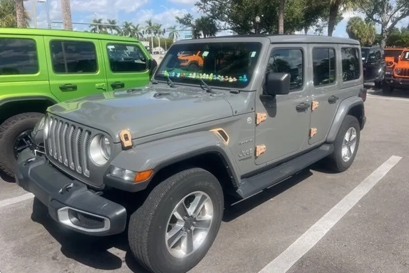 2022 Jeep Wrangler Unlimited Sahara photo 1