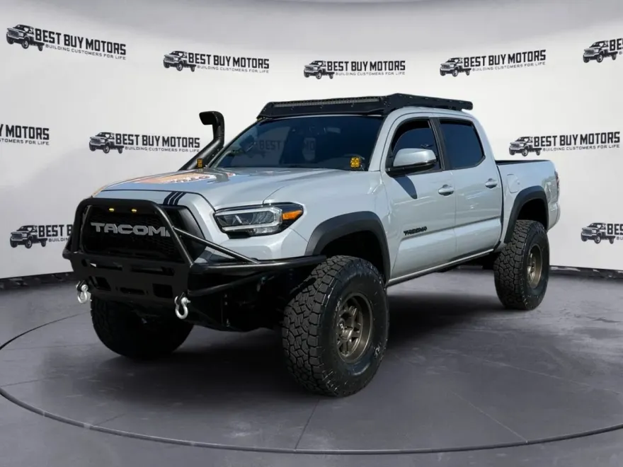 2020 Toyota Tacoma Double Cab TRD Off-Road photo 1