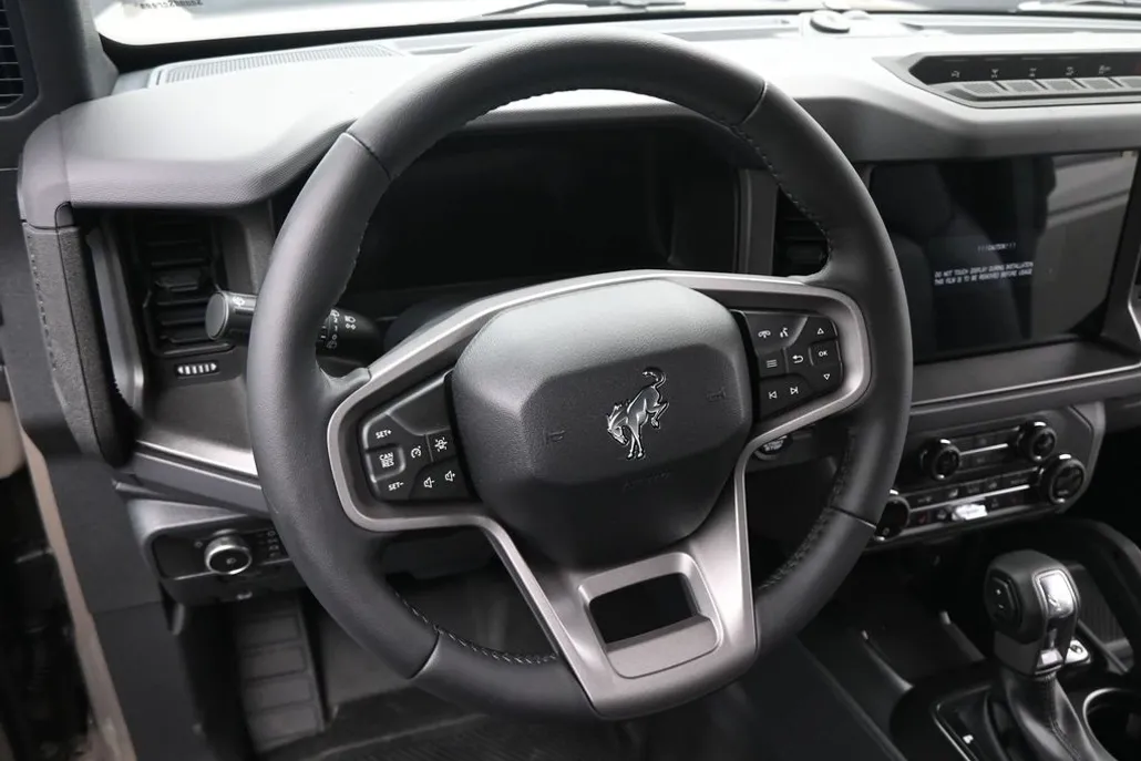 2025 Ford Bronco Badlands photo 1