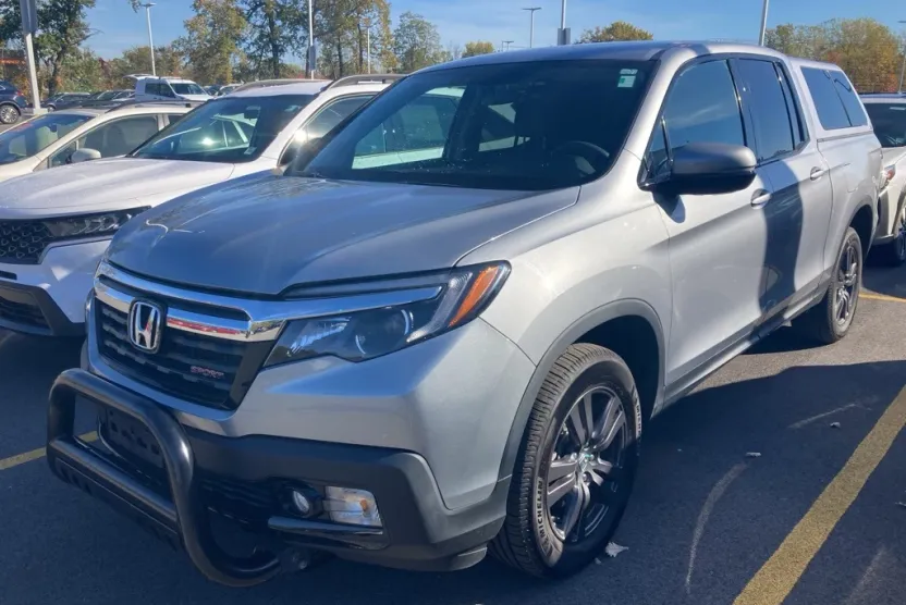 2019 Honda Ridgeline Sport photo 1