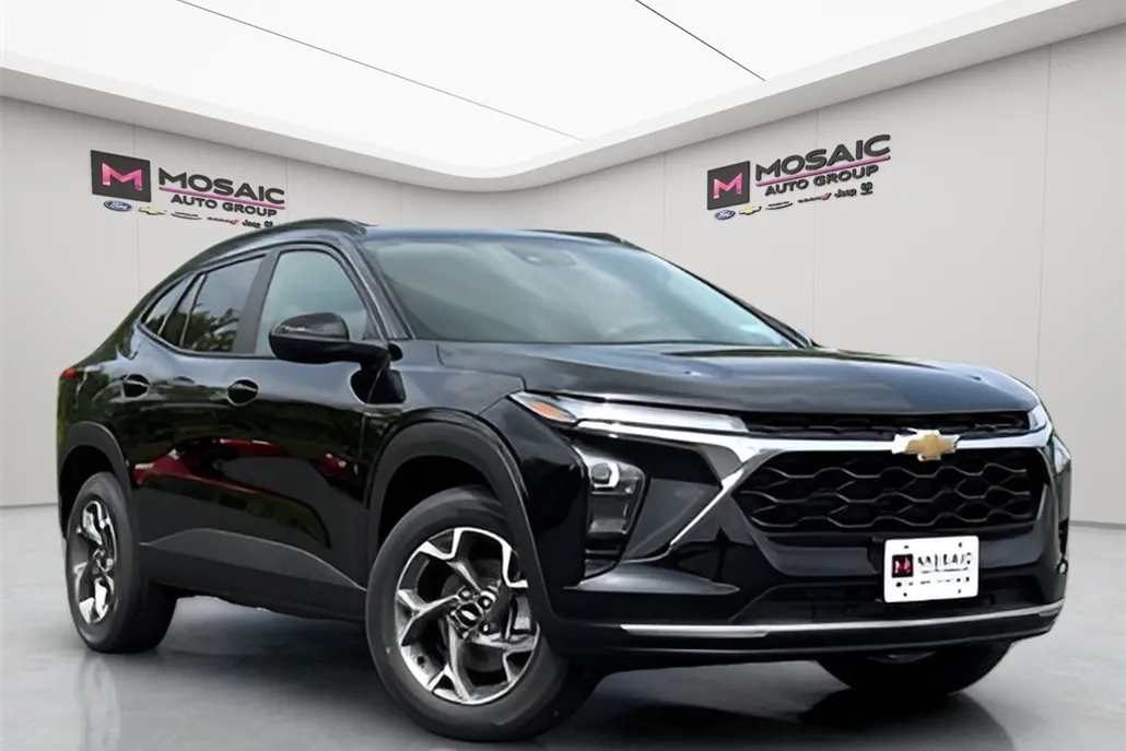 2025 Chevrolet Trax LT photo 1