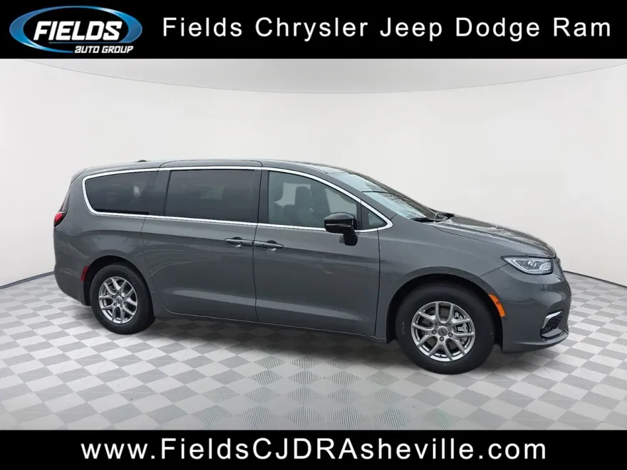 2025 Chrysler Pacifica photo 1