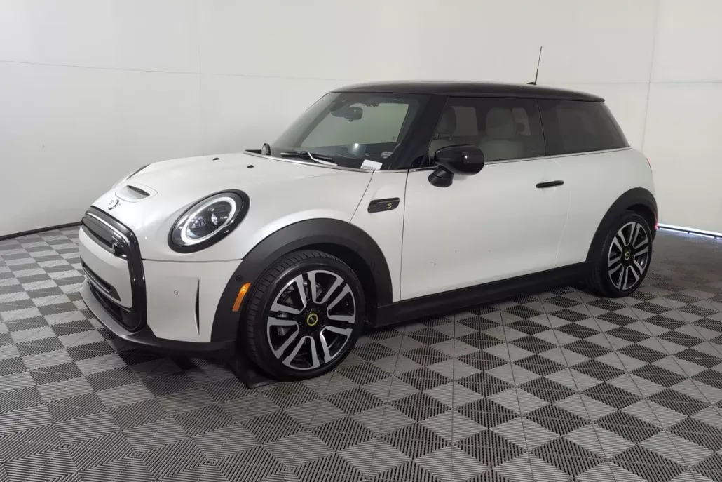2024 Mini Cooper 2 Door Hardtop photo 1