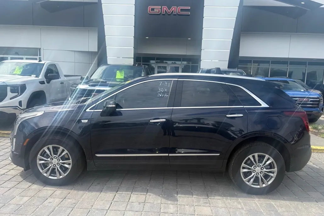 2022 Cadillac XT5 Premium Luxury photo 1