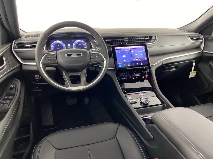 2025 Jeep Grand Cherokee Limited photo 1