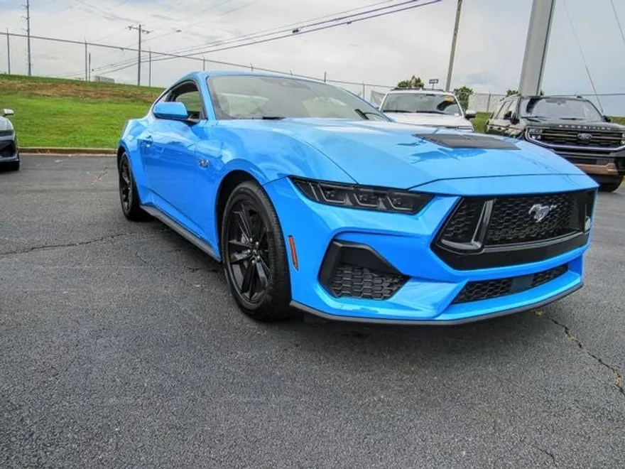 2025 Ford Mustang GT photo 1