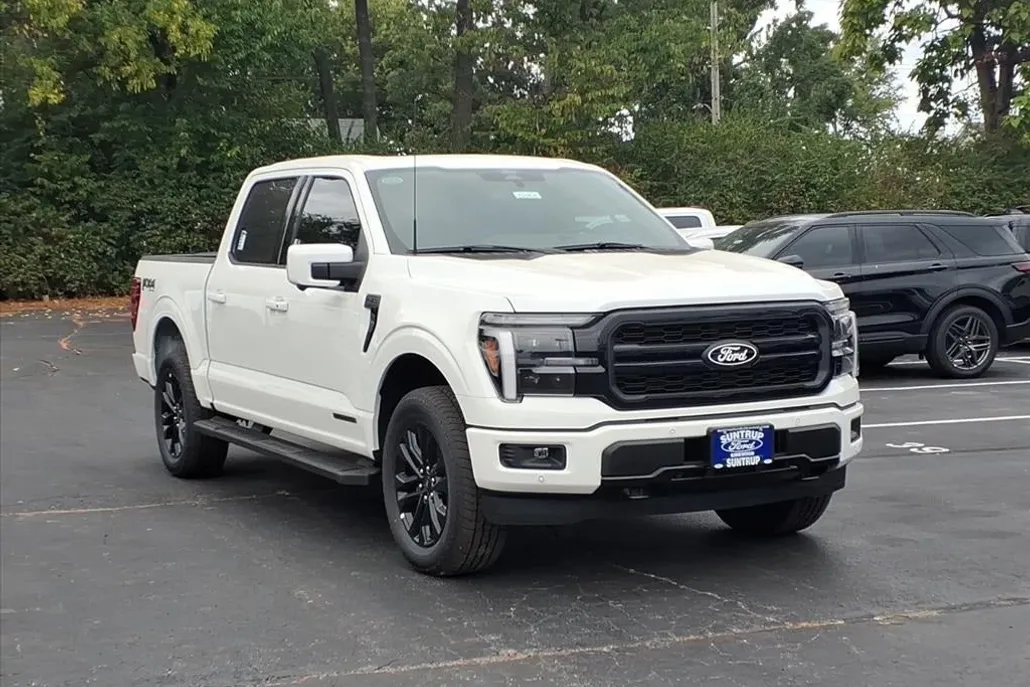 2025 Ford F-150 Lariat photo 1