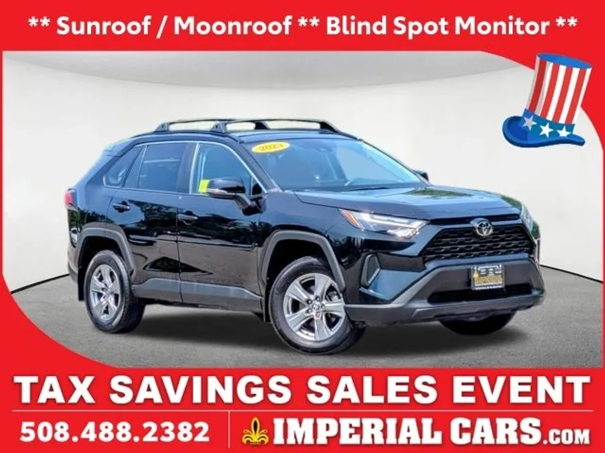 2023 Toyota RAV4 XLE photo 1