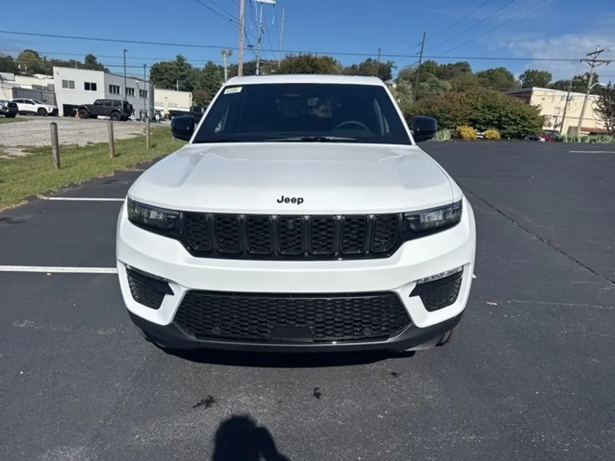 2025 Jeep Grand Cherokee Limited photo 1