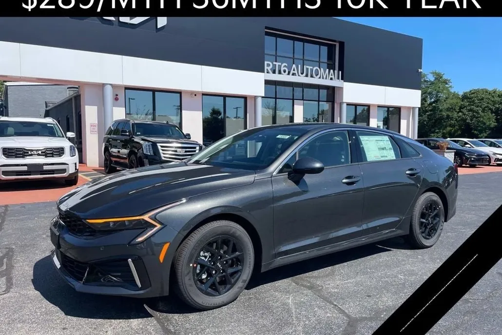 2025 Kia K5 LXS photo 1