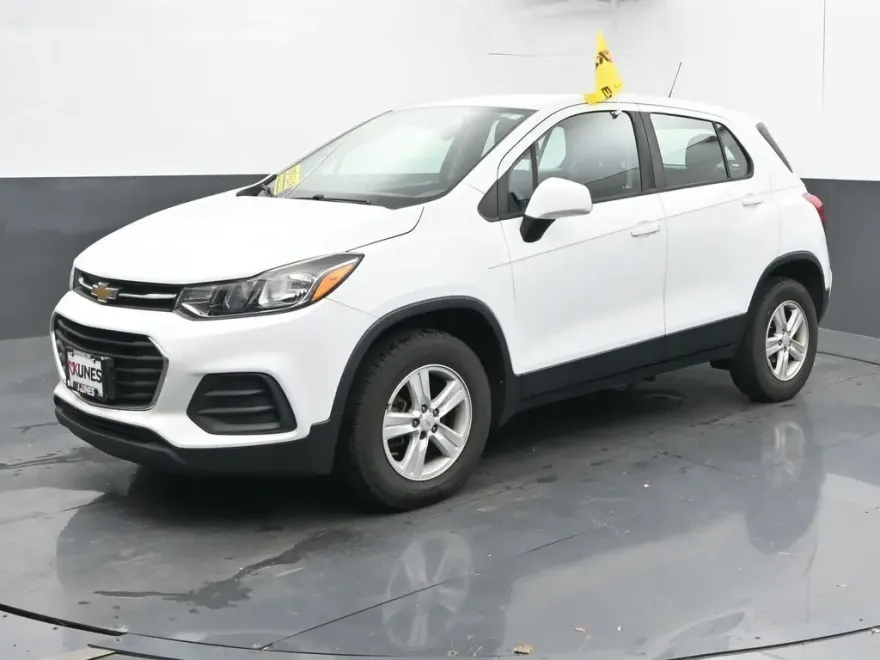 2018 Chevrolet Trax LS photo 1