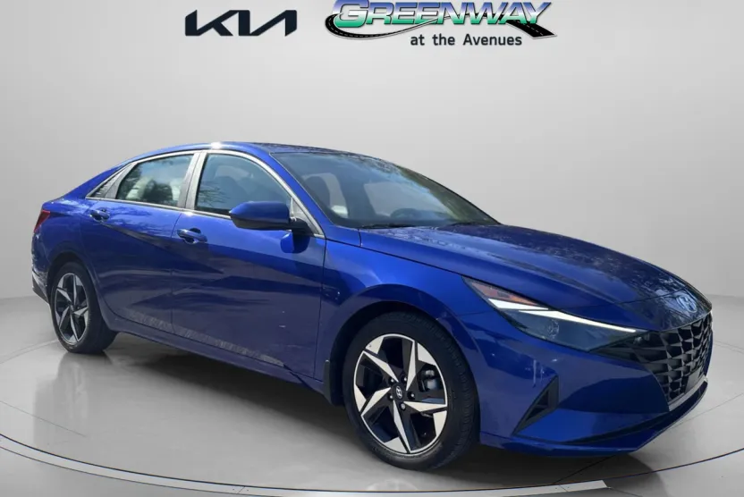 2023 Hyundai Elantra SEL photo 1