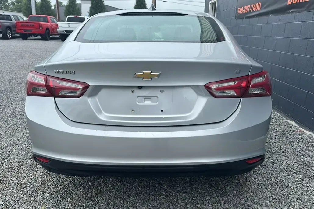 2019 Chevrolet Malibu 1LT photo 1