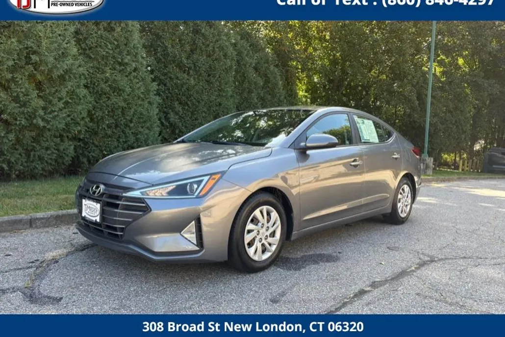 2019 Hyundai Elantra SE photo 1