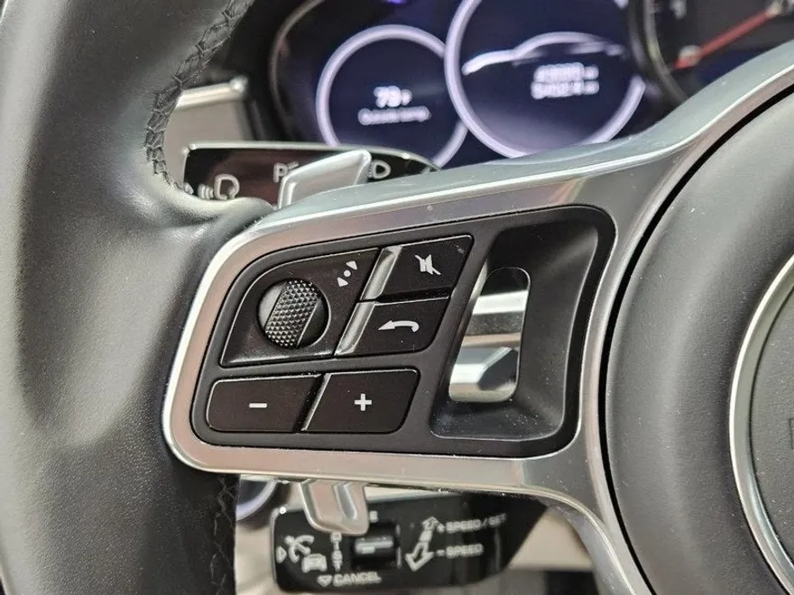 2020 Porsche Panamera GTS photo 18