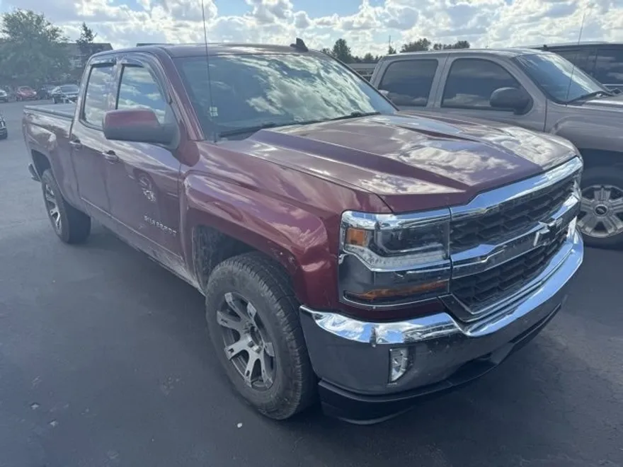 2016 Chevrolet Silverado 1500 LT photo 1