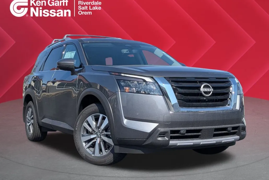 2025 Nissan Pathfinder SL photo 1