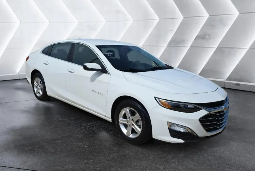 2024 Chevrolet Malibu LS photo 1