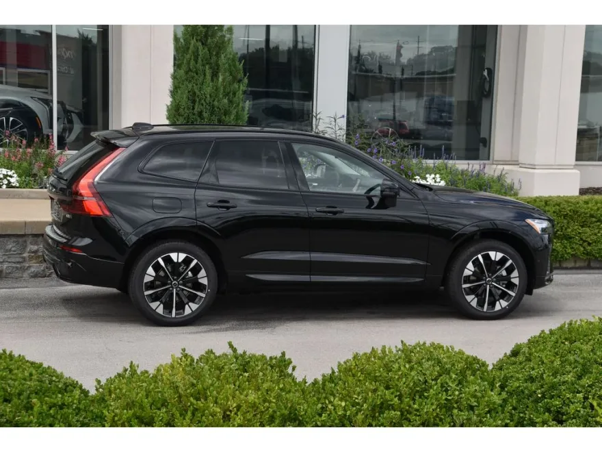 2026 Volvo XC60 B5 Plus photo 1